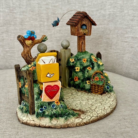 Love Letters - Goebel M. I. Hummel Special Edition Musical Hummelscape 2002 - Picture 9 of 16